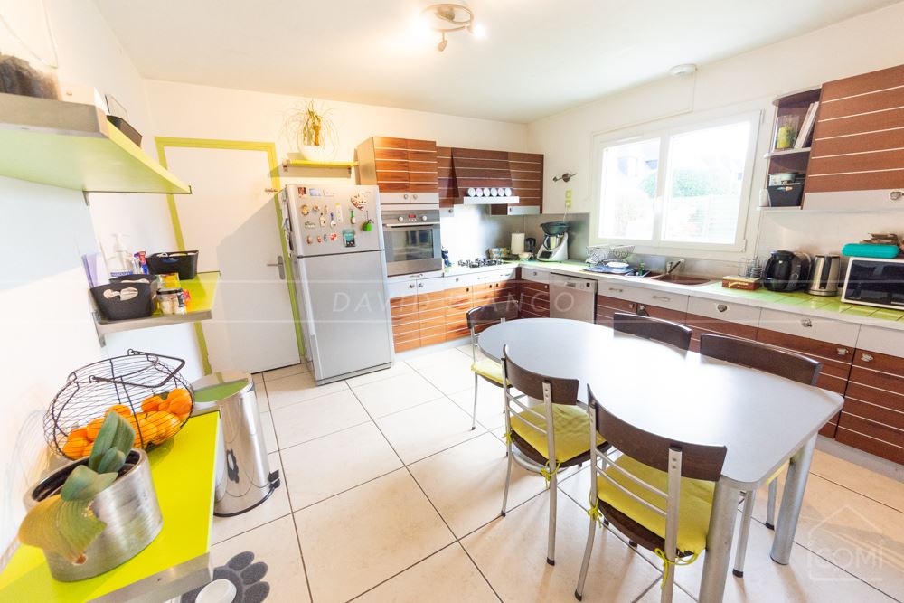 MAISON T6 DE 125M² AVEC GRAND GARAGE DE 32M² - VUE SUR LE PHARE - NOMBREUX RANGEMENTS - TERRAIN CLOS DE 550M² photo 3