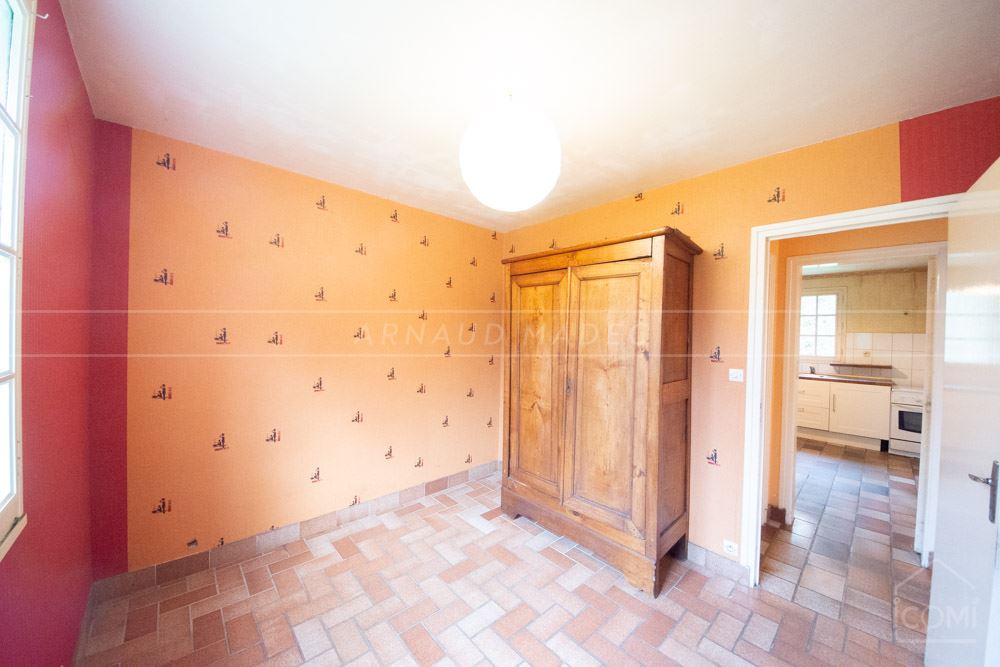 MAISON T8 - 160M² - TERRAIN 1700 M² - COUP DE COEUR - GARAGE 40 M² - 2 DEPENDANCES 50 ET 20 M² - RARE photo 5