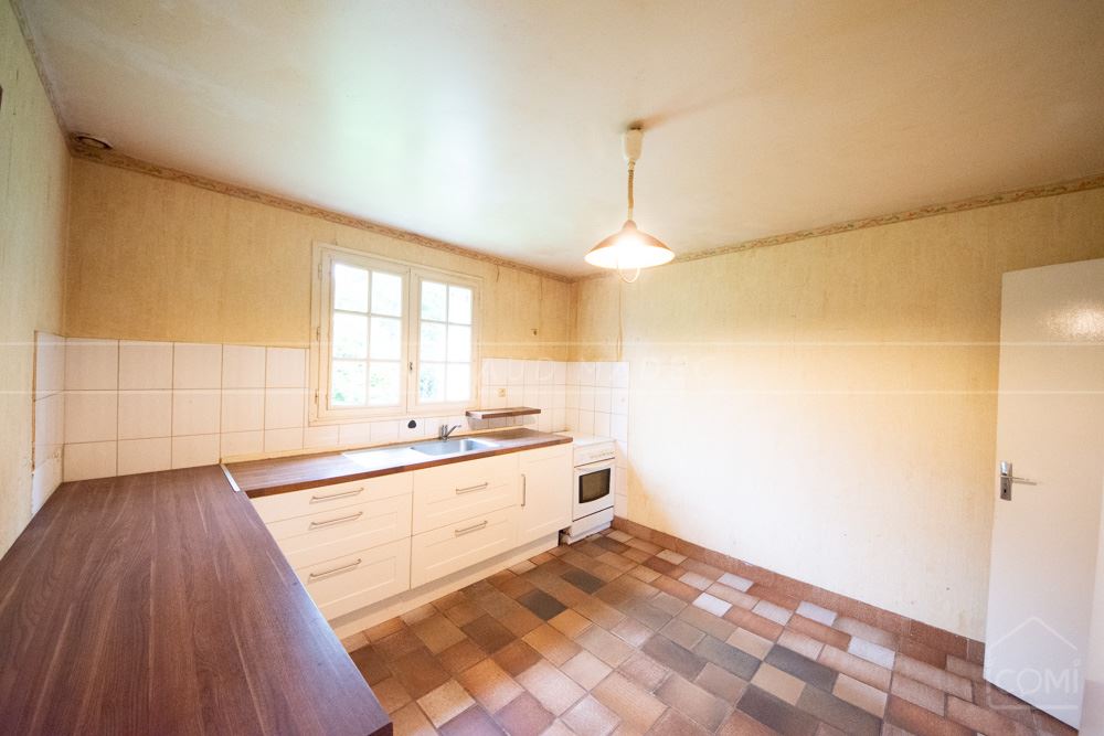 MAISON T8 - 160M² - TERRAIN 1700 M² - COUP DE COEUR - GARAGE 40 M² - 2 DEPENDANCES 50 ET 20 M² - RARE photo 4