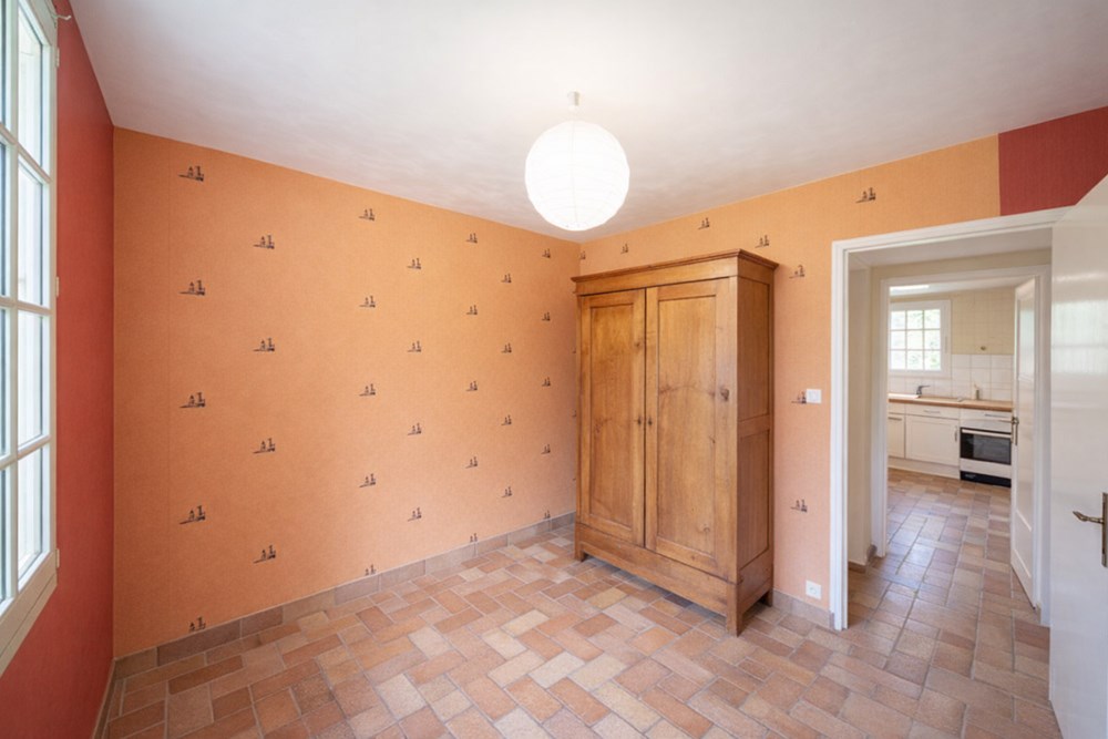 MAISON T8 - 160M² - TERRAIN 1700 M² - COUP DE COEUR - GARAGE 40 M² - 2 DEPENDANCES 50 ET 20 M² - RARE photo 5