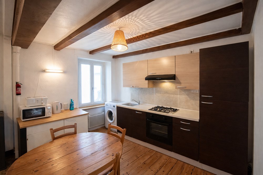 APPARTEMENT T3 - 2 CHAMBRES - DUPLEX - AUTHENTIQUE - CHALEUREUX - QUARTIER DES ARTISTES - PROXIMITE PLAGE photo 2