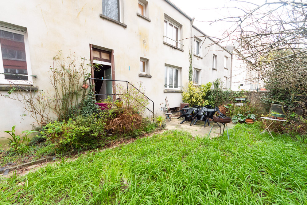 MAISON DE VILLE T7/8 DE 152M² AVEC SOUS-SOL - GARAGE - 5 CHAMBRES SUR TERRAIN CLOS DE 180M²