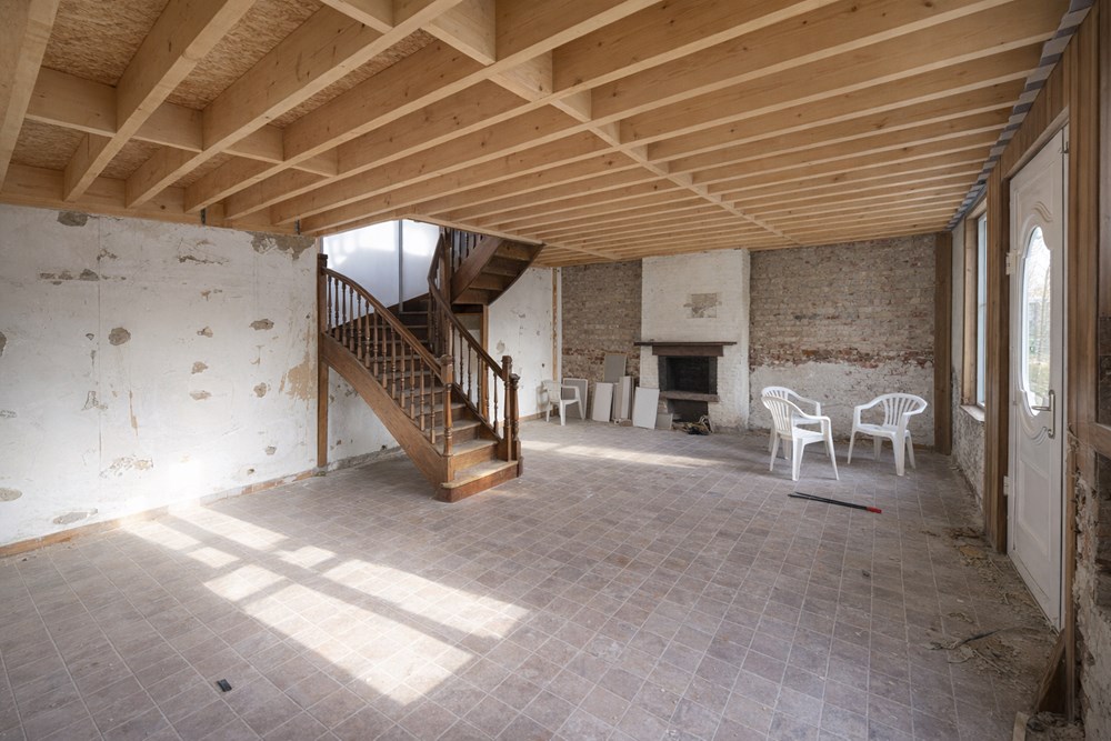MAISON 110 M² A FINIR DE RENOVER - JARDIN CLOS DE 634 M² - BIEN TRES RARE A LA VENTE DANS CETTE COMMUNE COTIERE PROCHE DES PLAGES - photo 4