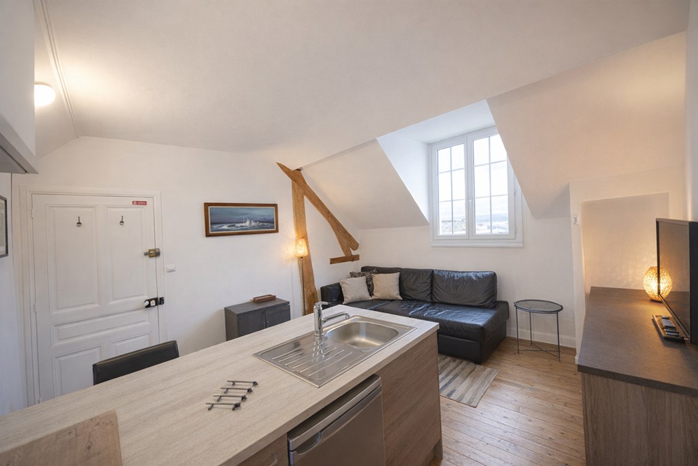 APPARTEMENT T2 COTE GAUCHE - 30M² - DERNIER ETAGE - IDEAL PIED A TERRE OU INVESTISSEUR (LOCATION SAISONNIERE) - EXTENSION POSSIBLE photo 3