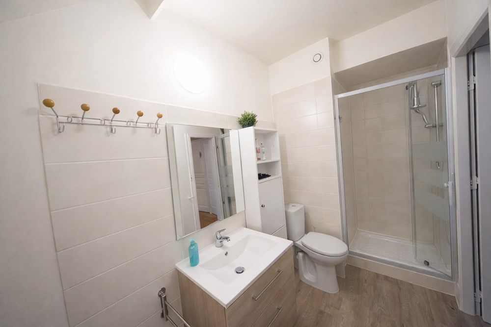 APPARTEMENT T2 COTE GAUCHE - 30M² - DERNIER ETAGE - IDEAL PIED A TERRE OU INVESTISSEUR (LOCATION SAISONNIERE) - EXTENSION POSSIBLE photo 4