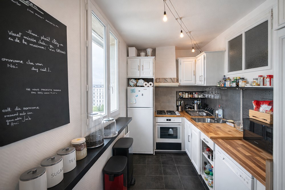 BEL APPARTEMENT T3 - 64M² - LUMINEUX - VUE DEGAGEE - 2 CHAMBRES - PROCHE CENTRE VILLE - PARKING PRIVATIF photo 3