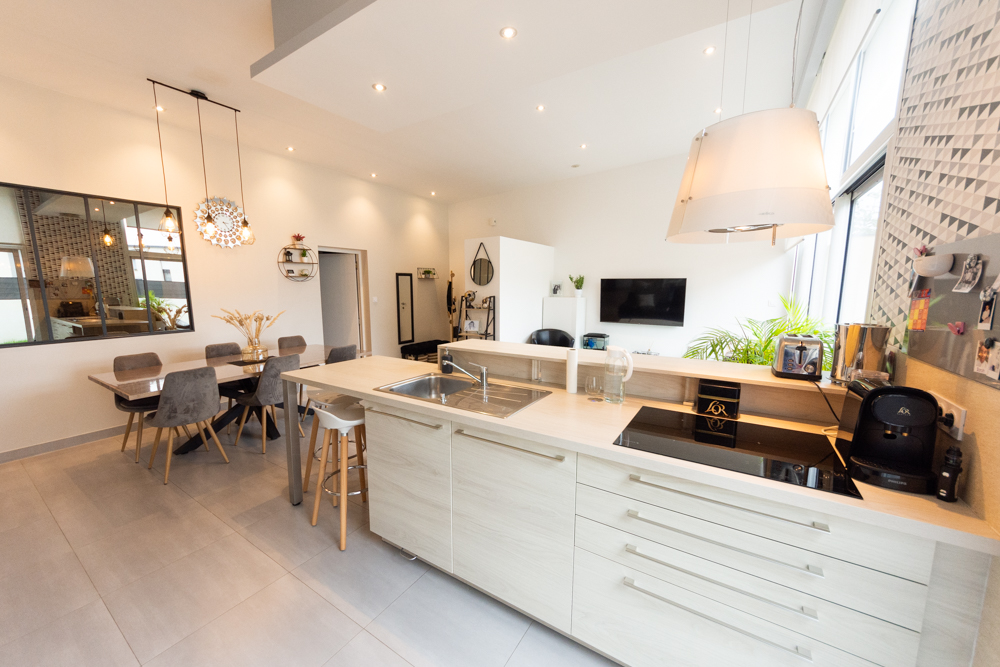 MAISON INDIVIDUELLE DE 2015 T4 107M² PLAIN PIED AVEC DE NOMBREUX RANGEMENTS GARAGE BUREAU ET BUANDERIE SUR TERRAIN CLOS DE 400M² photo 3