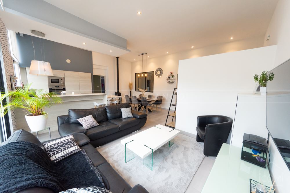 MAISON INDIVIDUELLE DE 2015 T4 107M² PLAIN PIED AVEC DE NOMBREUX RANGEMENTS GARAGE BUREAU ET BUANDERIE SUR TERRAIN CLOS DE 400M² photo 3