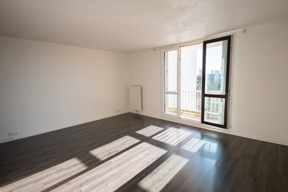 APPARTEMENT - 56 M² - QUARTIER LA MARINIERE - LUMINEUX - RENOVE - PIECE DE VIE POSSIBLE 31 M² - GARAGE -
