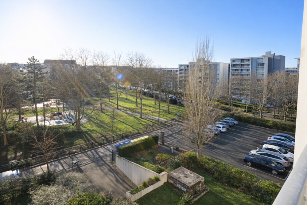 APPARTEMENT - 56 M² - QUARTIER LA MARINIERE - LUMINEUX - RENOVE - PIECE DE VIE POSSIBLE 31 M² - GARAGE - photo 5