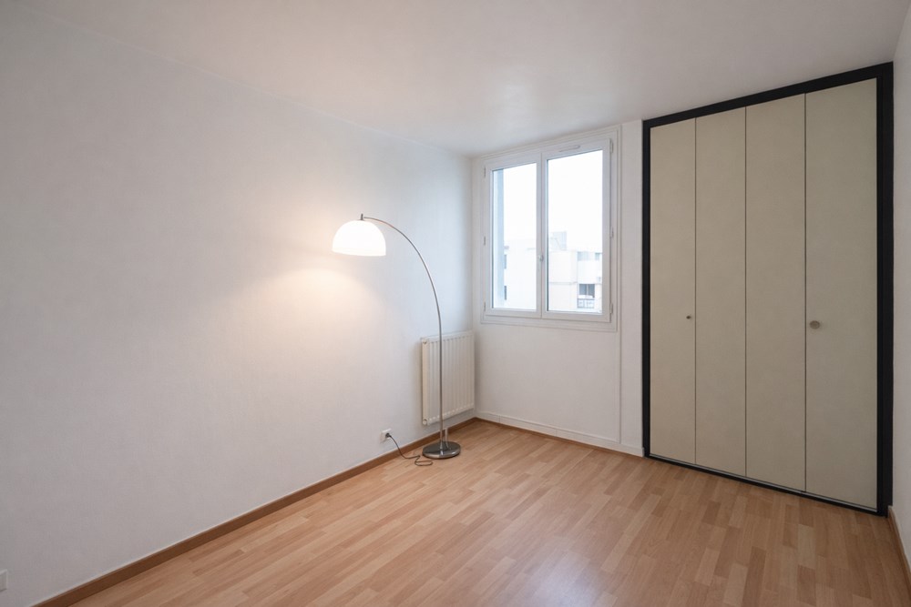 APPARTEMENT - 56 M² - QUARTIER LA MARINIERE - LUMINEUX - RENOVE - PIECE DE VIE POSSIBLE 31 M² - GARAGE - photo 3