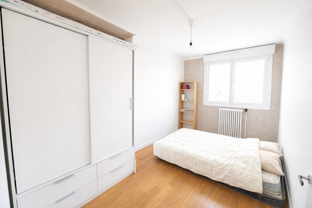 APPARTEMENT - T3 - 65M² - GRANDE PIECE DE VIE - CUISINE AMENAGEE ET EQUIPEE - DALLE BETON - FAIBLES CHARGES - CAVE photo 5