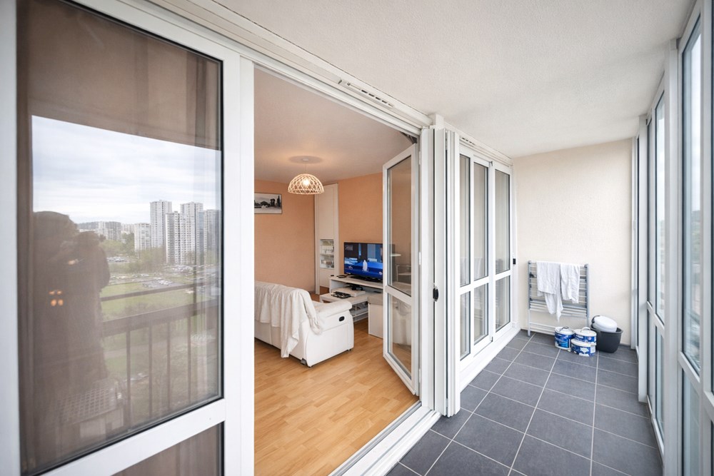 APPARTEMENT 70M² - BELLEVUE - 2 CHAMBRES - ASCENSEUR - PARKING SOUTERRAIN- GRAND BALCON photo 3