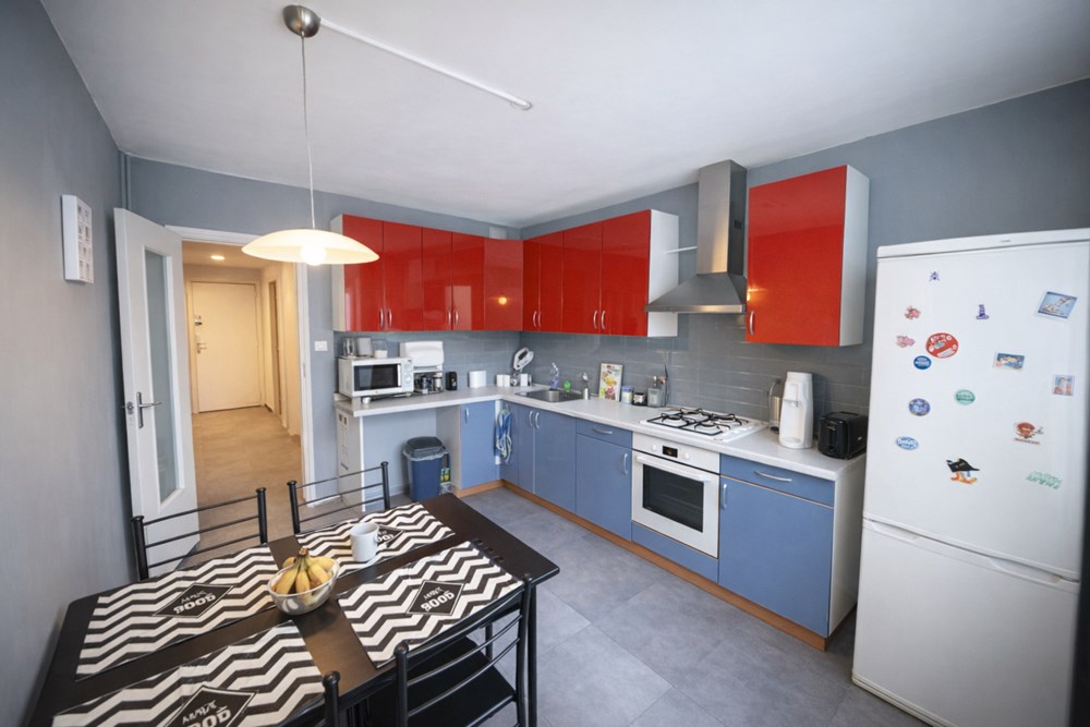 APPARTEMENT 70M² - BELLEVUE - 2 CHAMBRES - ASCENSEUR - PARKING SOUTERRAIN- GRAND BALCON photo 4