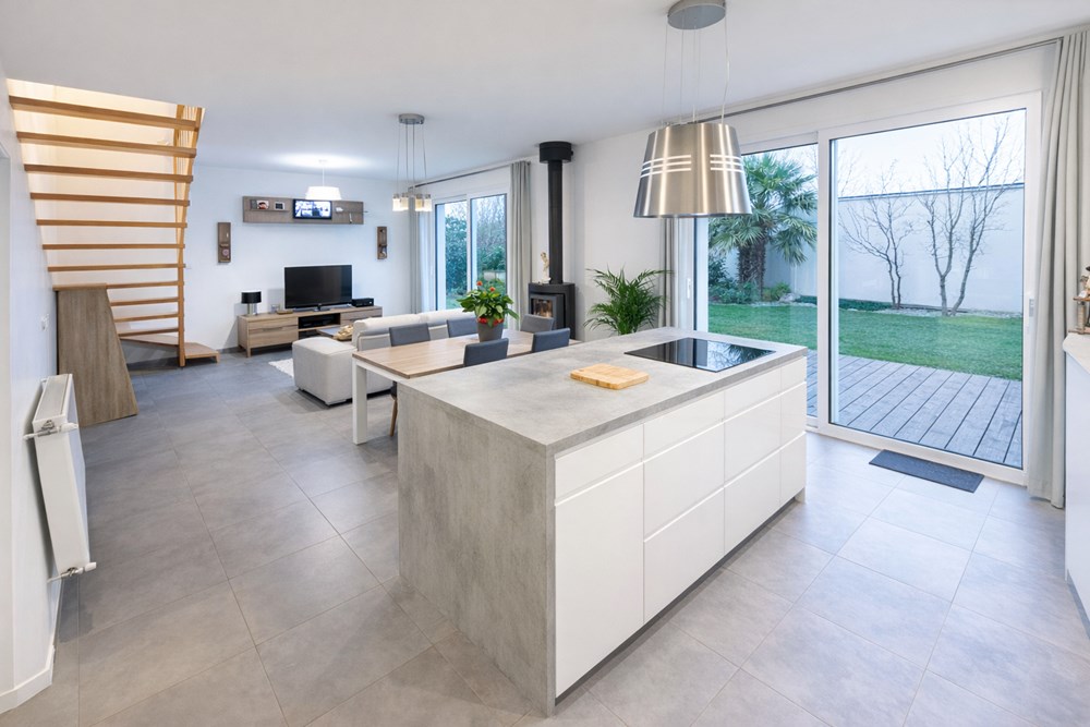 MAISON INDIVIDUELLE T6 118M² DE 2013 - 4 CHAMBRES - GARAGE - TERRAIN ARBORE ET CLOS DE 327M² photo 2