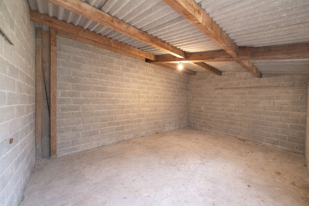 MAISON - T6 - 4 CHAMBRES - A RENOVER - BEAU POTENTIEL - DEPENDANCES ET GARAGES - IDEAL ARTISAN photo 5