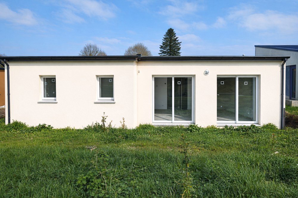 MAISON CONTEMPORAINE T5 DE 2020 - 3 CHAMBRES (4 POSSIBLES) - TERRAIN ENVIRON 600 M² - GRANDE PIECE DE VIE - RARE - EXPOSITION SUD - SOUS DECENNALE