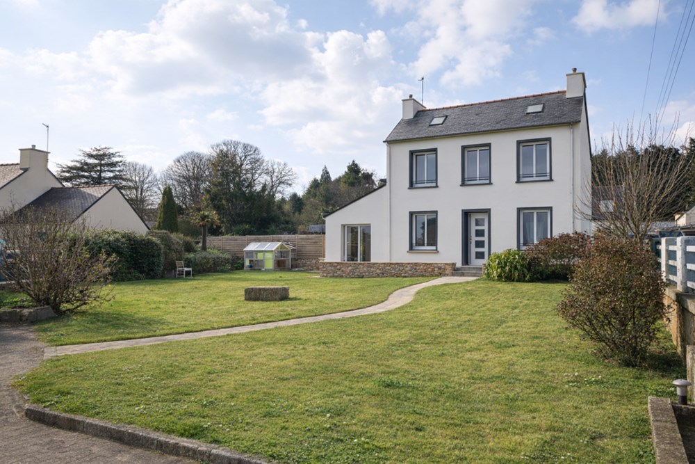 MAISON T6 RENOVEE - 160M² - 3/4 CHAMBRES - VUE MAGIQUE - TERRAIN DE 1000M² - GARAGE/ATELIER - COUP DE COEUR/RARETE