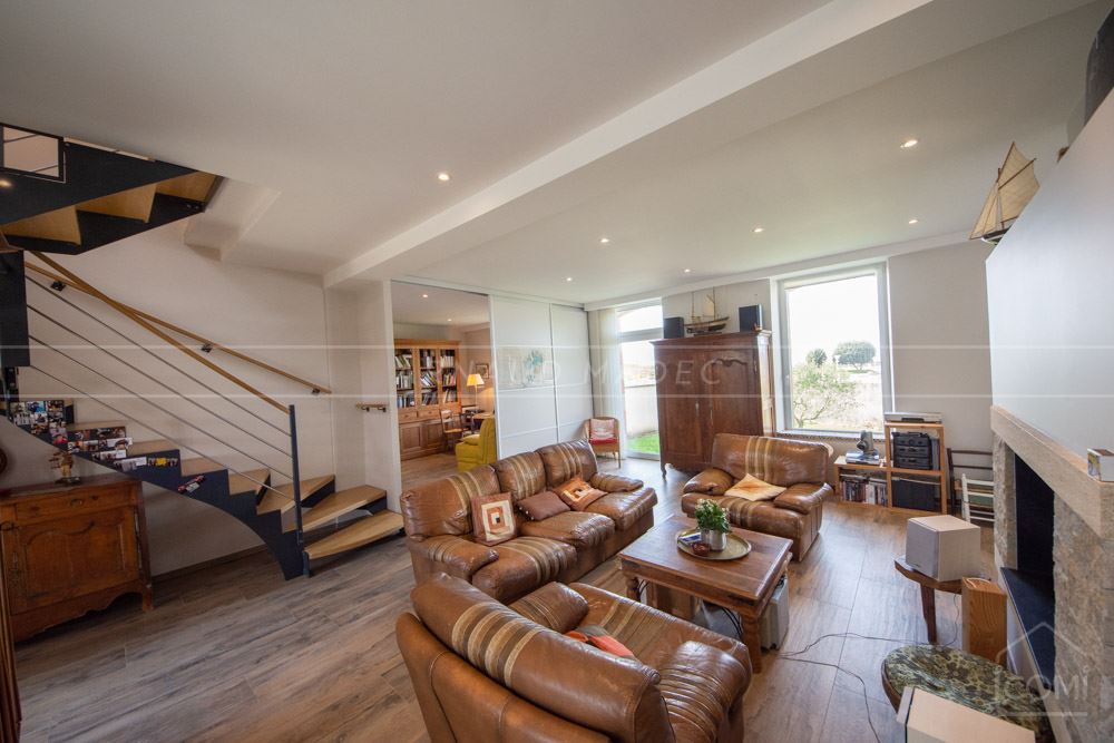 PROPRIETE 1910 AVEC EXTENSION CONTEMPORAINE 2015 - FRONT DE MER ET VUE MER - PIECE DE VIE DE +60M² - 6 CHAMBRES photo 2