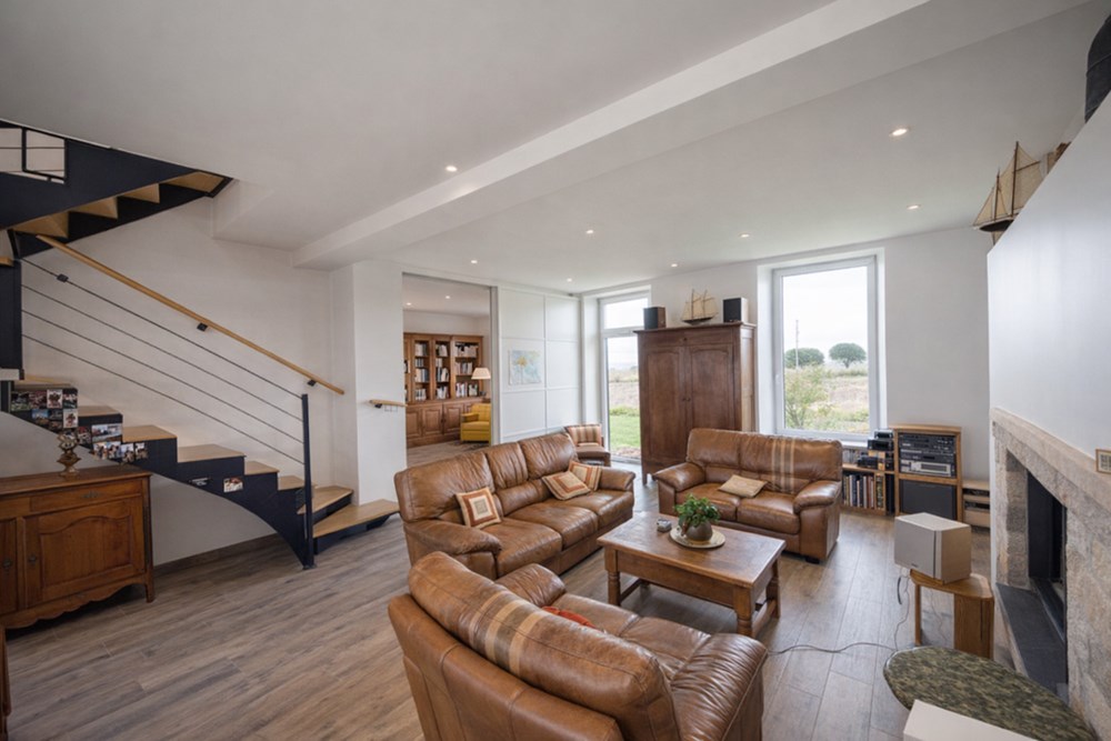 PROPRIETE 1910 AVEC EXTENSION CONTEMPORAINE 2015 - FRONT DE MER ET VUE MER - PIECE DE VIE DE +60M² - 6 CHAMBRES photo 4