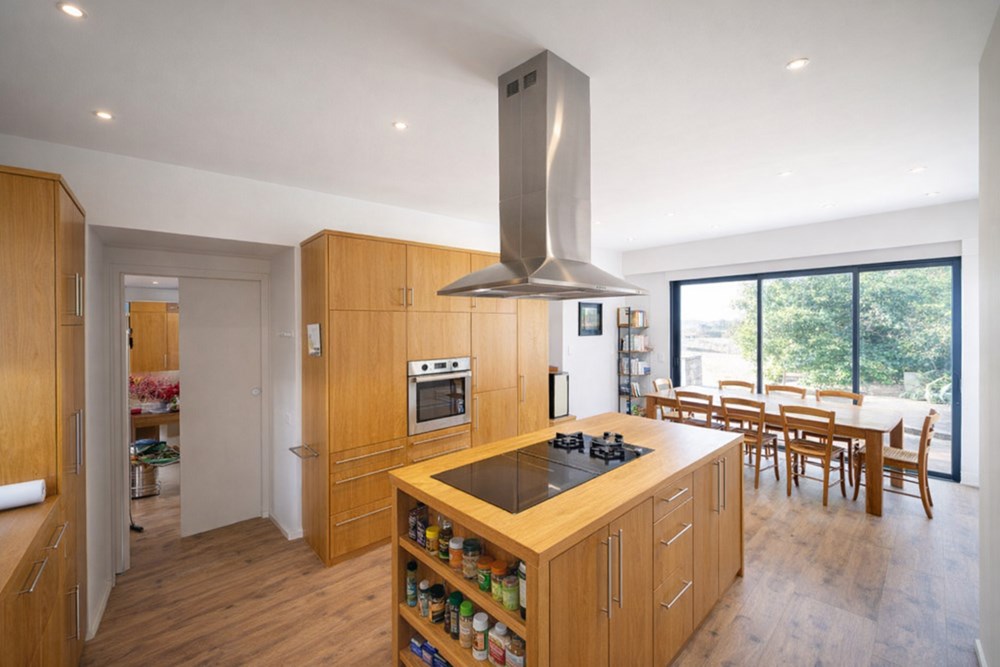 PROPRIETE 1910 AVEC EXTENSION CONTEMPORAINE 2015 - FRONT DE MER ET VUE MER - PIECE DE VIE DE +60M² - 6 CHAMBRES photo 3