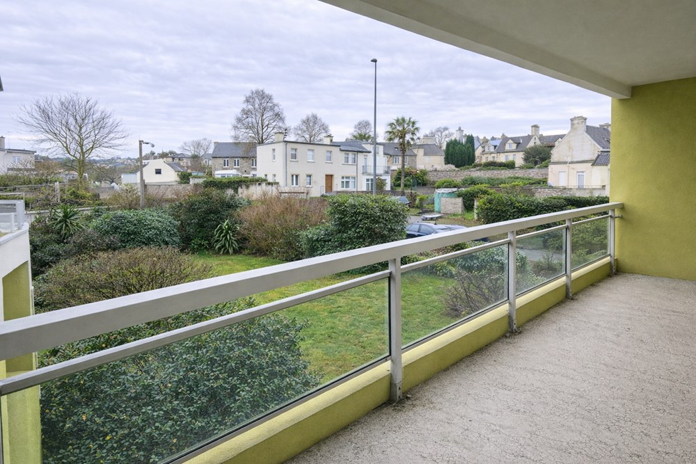 APPARTEMENT 1 PIECE - 31 M² - DALLE BETON - BALCON DE 8 M² - IDEAL ETUDIANT OU INVESTISSEUR