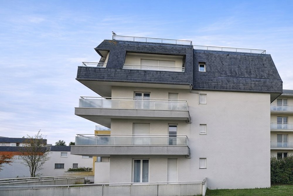 APPARTEMENT 1 PIECE - 31 M² - DALLE BETON - BALCON DE 8 M² - IDEAL ETUDIANT OU INVESTISSEUR photo 3