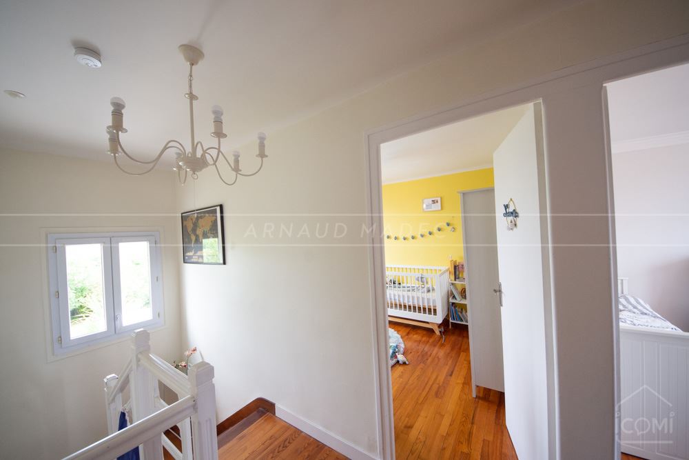 MAISON T5 - PIECE DE VIE TRIPLE EN REZ DE JARDIN - 3/4 CHAMBRES - RENOVATION RECENTE AVEC CHAUDIERE GDV - RARE photo 5