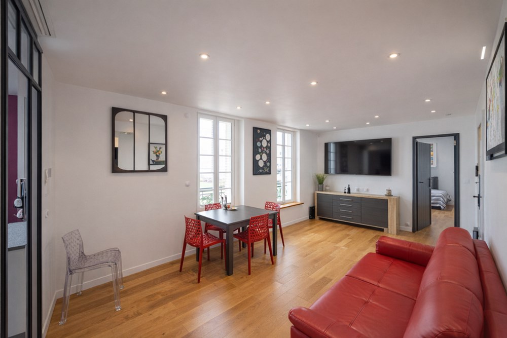 APPARTEMENT T3 - PIECE DE VIE GENEREUSE AVEC CUISINE SEMI-US - 2 BELLES CHAMBRES - GARAGE 40M² EN LOCATION - VUE MER - EXCEPTIONNEL photo 4