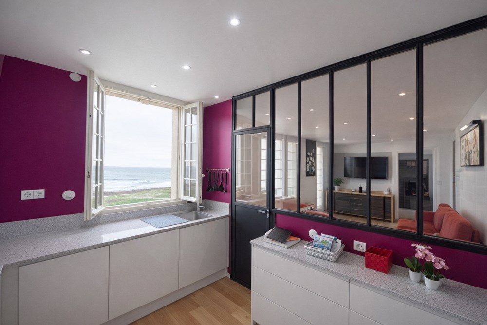 APPARTEMENT T3 - PIECE DE VIE GENEREUSE AVEC CUISINE SEMI-US - 2 BELLES CHAMBRES - GARAGE 40M² EN LOCATION - VUE MER - EXCEPTIONNEL photo 3