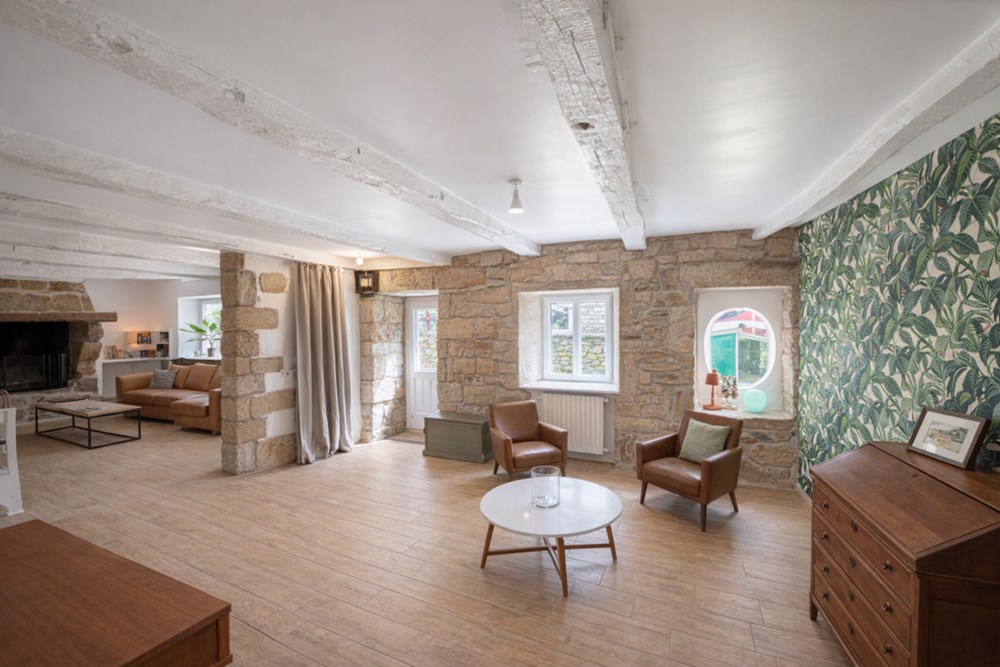 EXLUSIVITE ICOMI CENTRE BOURG - MAISON HISTORIQUE DE 1682 - BELLES PIERRES - RARE - COUP DE COEUR - IDEAL GITE OU RESIDENCE PRINCIPALE - 5 MIN DES PLAGES photo 3