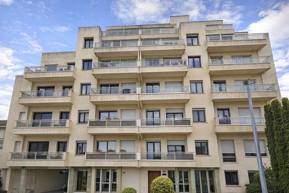 APPARTEMENT T2 DE STANDING - ASCENSEUR - BALCON - PARKING - RESIDENCE RECHERCHEE - RARE photo 5