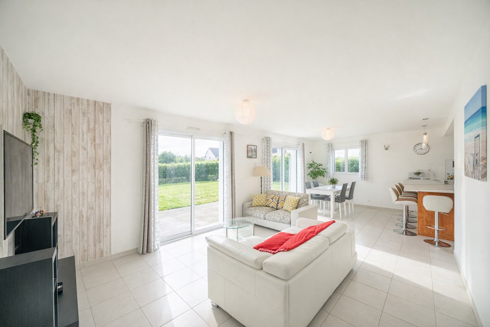 MAISON RECENTE 2014 - ESPACE VIE RDJ AVEC SUITE PARENTALE - 4 CHAMBRES (5 POSSIBLE) - TERRAIN 900M² - GARAGE photo 2