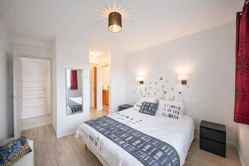 MAISON RECENTE 2014 - ESPACE VIE RDJ AVEC SUITE PARENTALE - 4 CHAMBRES (5 POSSIBLE) - TERRAIN 900M² - GARAGE photo 4