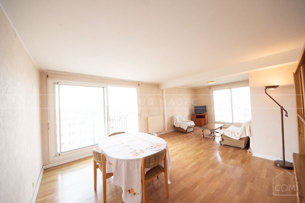 APPARTEMENT T4 - SUPERBE PIECE DE VIE DE 30 M² - TERRASSE ET BALCONS - ASCENSEUR - PARKING - RARE photo 4