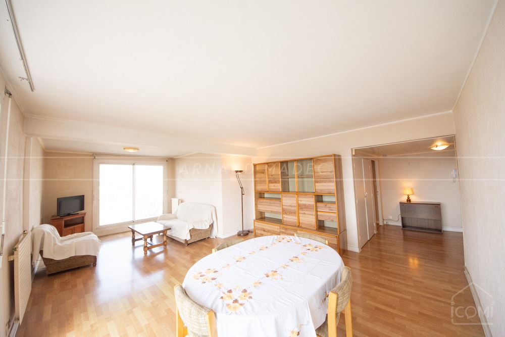 APPARTEMENT T4 - SUPERBE PIECE DE VIE DE 30 M² - TERRASSE ET BALCONS - ASCENSEUR - PARKING - RARE photo 3