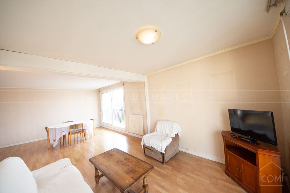 APPARTEMENT T4 - SUPERBE PIECE DE VIE DE 30 M² - TERRASSE ET BALCONS - ASCENSEUR - PARKING - RARE photo 5