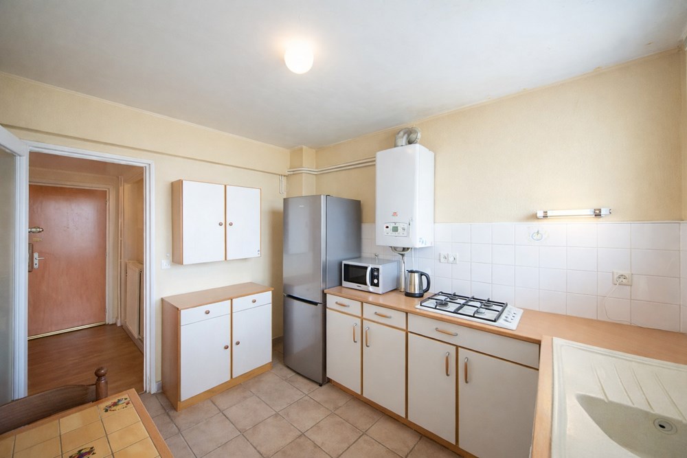 APPARTEMENT T4 - SUPERBE PIECE DE VIE DE 30 M² - TERRASSE ET BALCONS - ASCENSEUR - PARKING - RARE photo 4