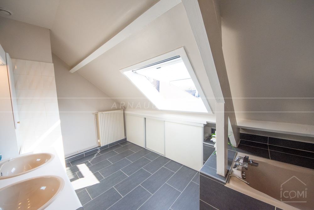 MAISON FAMILIALE DE 180 M² - 4/5 CHAMBRES - ESPACE DE VIE DE PLUS DE 50M² - TERRASSE - CALME ASSURE - JARDIN CLOS