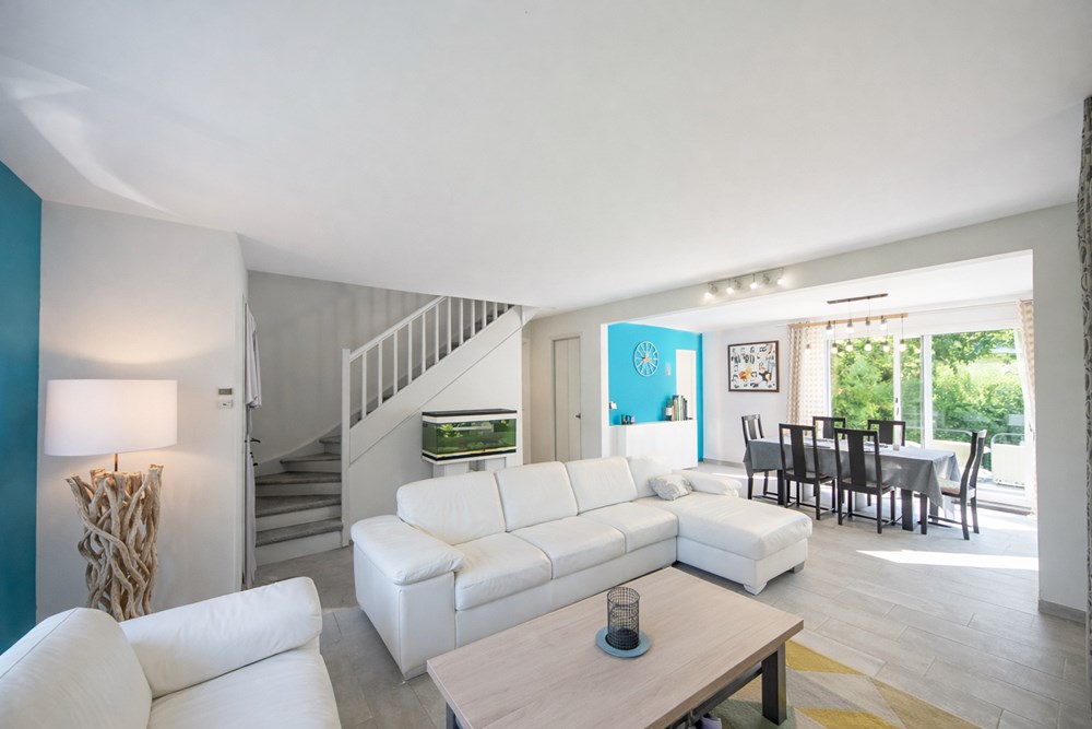 MAISON FAMILIALE DE 180 M² - 4/5 CHAMBRES - ESPACE DE VIE DE PLUS DE 50M² - TERRASSE - CALME ASSURE - JARDIN CLOS