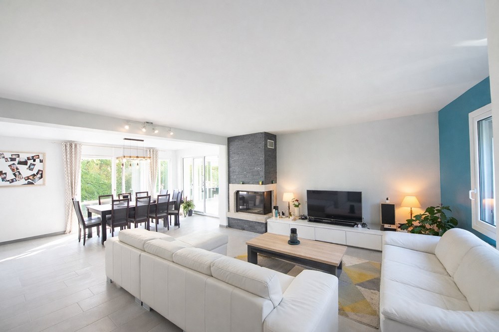 MAISON FAMILIALE DE 180 M² - 4/5 CHAMBRES - ESPACE DE VIE DE PLUS DE 50M² - TERRASSE - CALME ASSURE - JARDIN CLOS photo 2