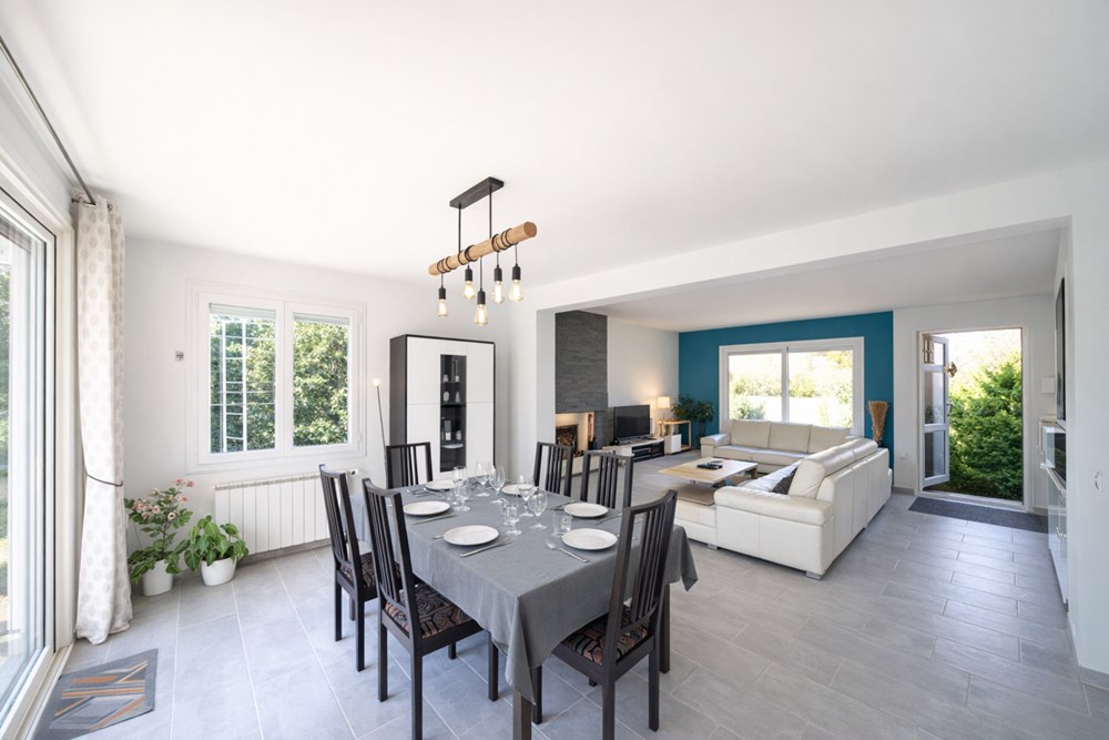 MAISON FAMILIALE DE 180 M² - 4/5 CHAMBRES - ESPACE DE VIE DE PLUS DE 50M² - TERRASSE - CALME ASSURE - JARDIN CLOS photo 3