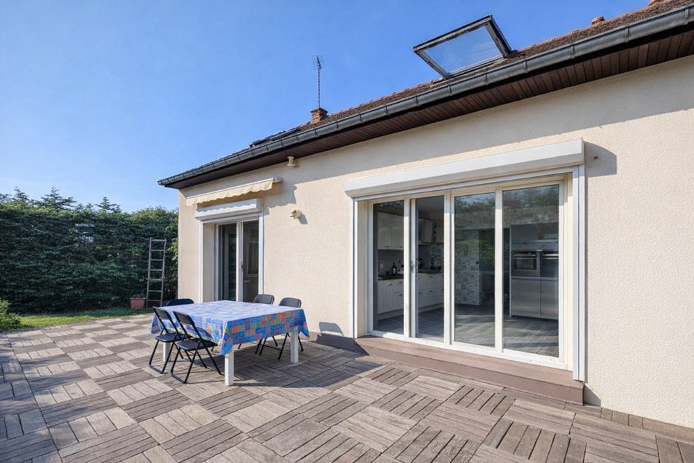 MAISON FAMILIALE DE 180 M² - 4/5 CHAMBRES - ESPACE DE VIE DE PLUS DE 50M² - TERRASSE - CALME ASSURE - JARDIN CLOS photo 5