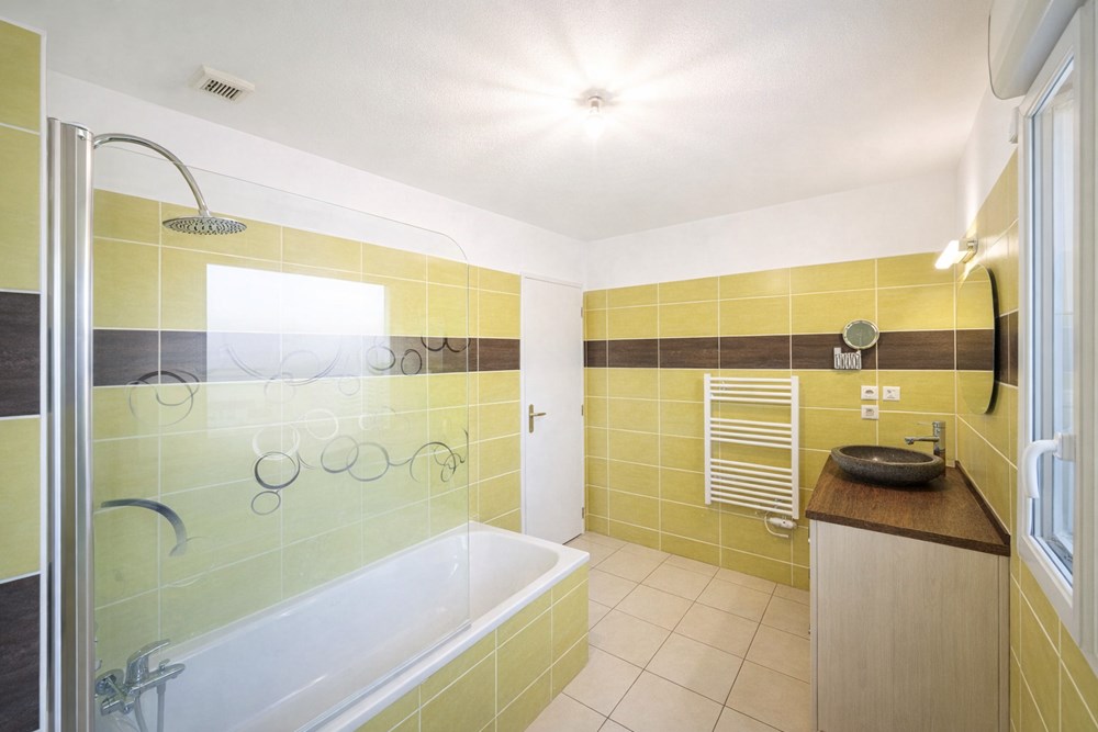 MAISON CONTEMPORAINE T5 - 120M² - 4 CHAMBRES - VIE DE PLAIN PIED POSSIBLE - GARAGE - COUP DE COEUR - 2012/2017 - TERRAIN 550M² photo 5
