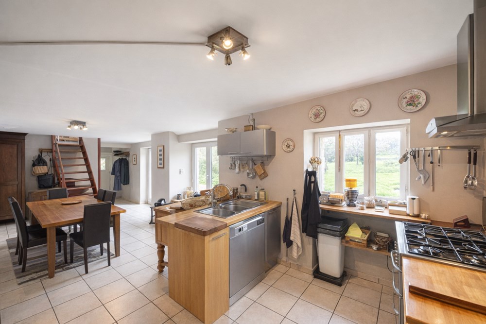 MAISON - 140 M² - COUP DE COEUR - ENVIRONNEMENT CALME - A 10' DE LA PLAGE - TERRAIN 1800 M² photo 3