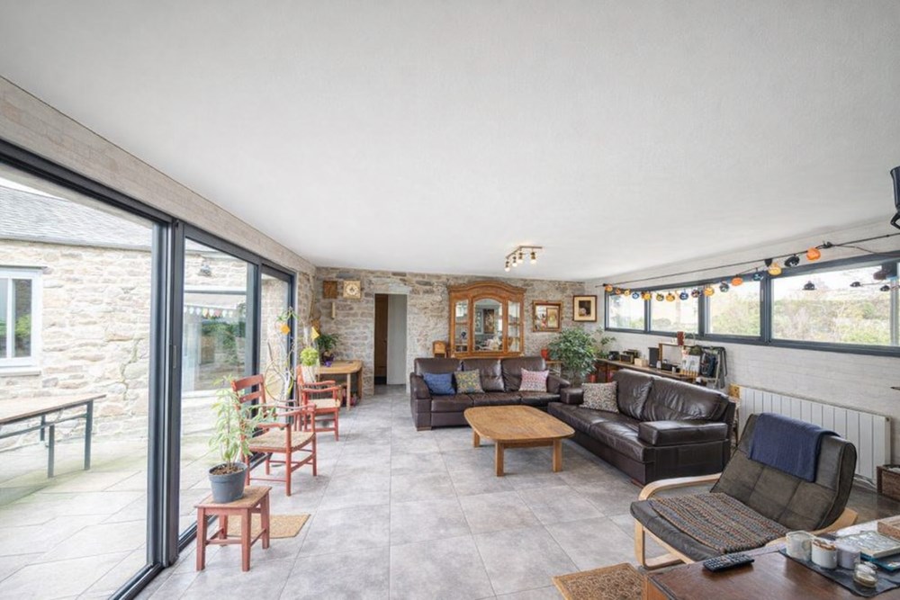 MAISON - 140 M² - COUP DE COEUR - ENVIRONNEMENT CALME - A 10' DE LA PLAGE - TERRAIN 1800 M² photo 2
