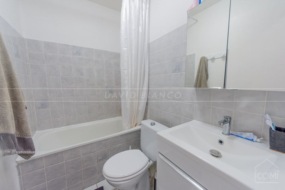 IMMEUBLE 106M² R+1 - 2 T1 + 3 T2 LOUES EN MEUBLES - BON RENDEMENT - APPARTEMENTS RENOVES photo 4