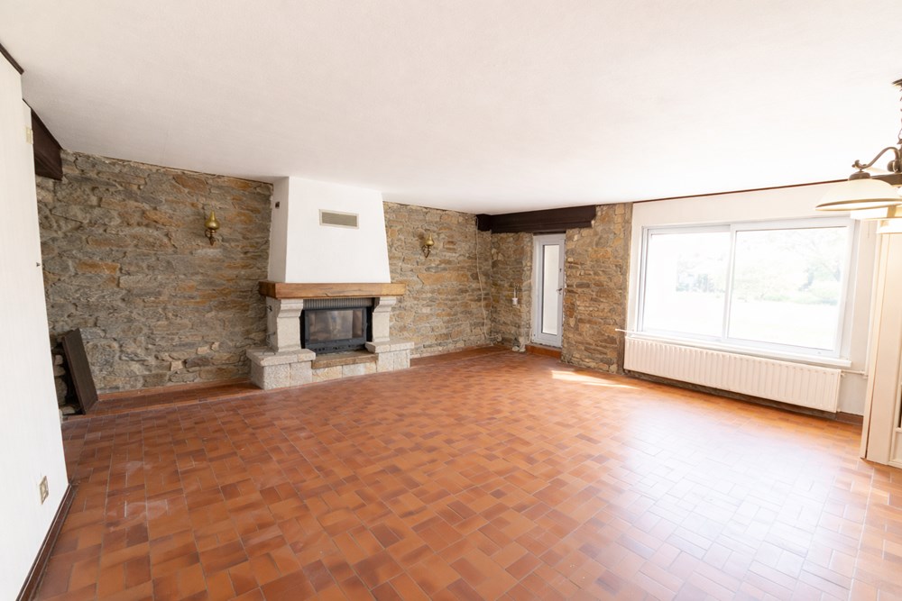 MAISON DE VILLE- T5 - 145M² - JARDIN - GARAGE - ATELIER - GROS POTENTIEL - TRAVAUX A PREVOIR photo 2