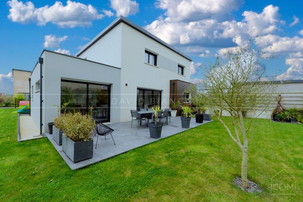 MAISON INDIVIDUELLE DE 2018 T4-5 130M² - 3 CHAMBRES - GARAGE - TERRASSE - TERRAIN CLOS 525M²