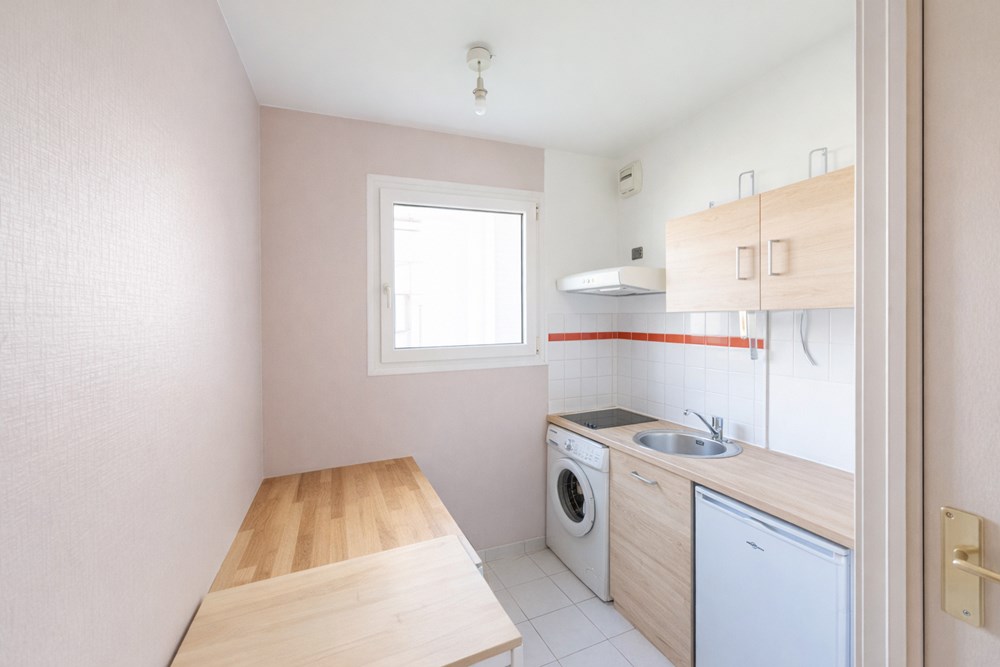 APPARTEMENT T2 - 1 CHAMBRE - JARDINET PRIVE - RESIDENCE SENIOR - NOMBREUSES PRESTATIONS - PROCHE CENTRE VILLE photo 3